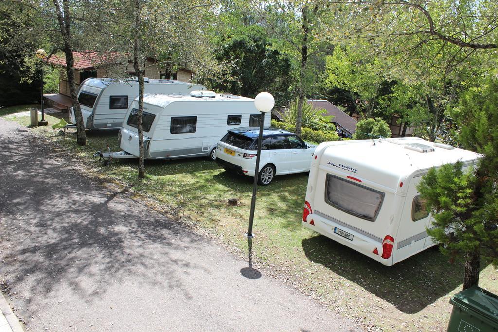 Aldea Guntin Camping Caniza Hotell La Caniza Rum bild