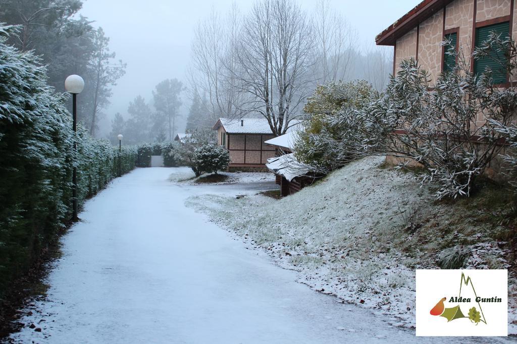 Aldea Guntin Camping Caniza Hotell La Caniza Exteriör bild