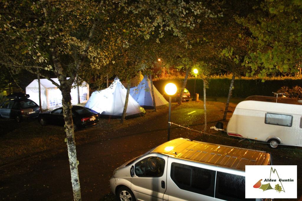 Aldea Guntin Camping Caniza Hotell La Caniza Exteriör bild
